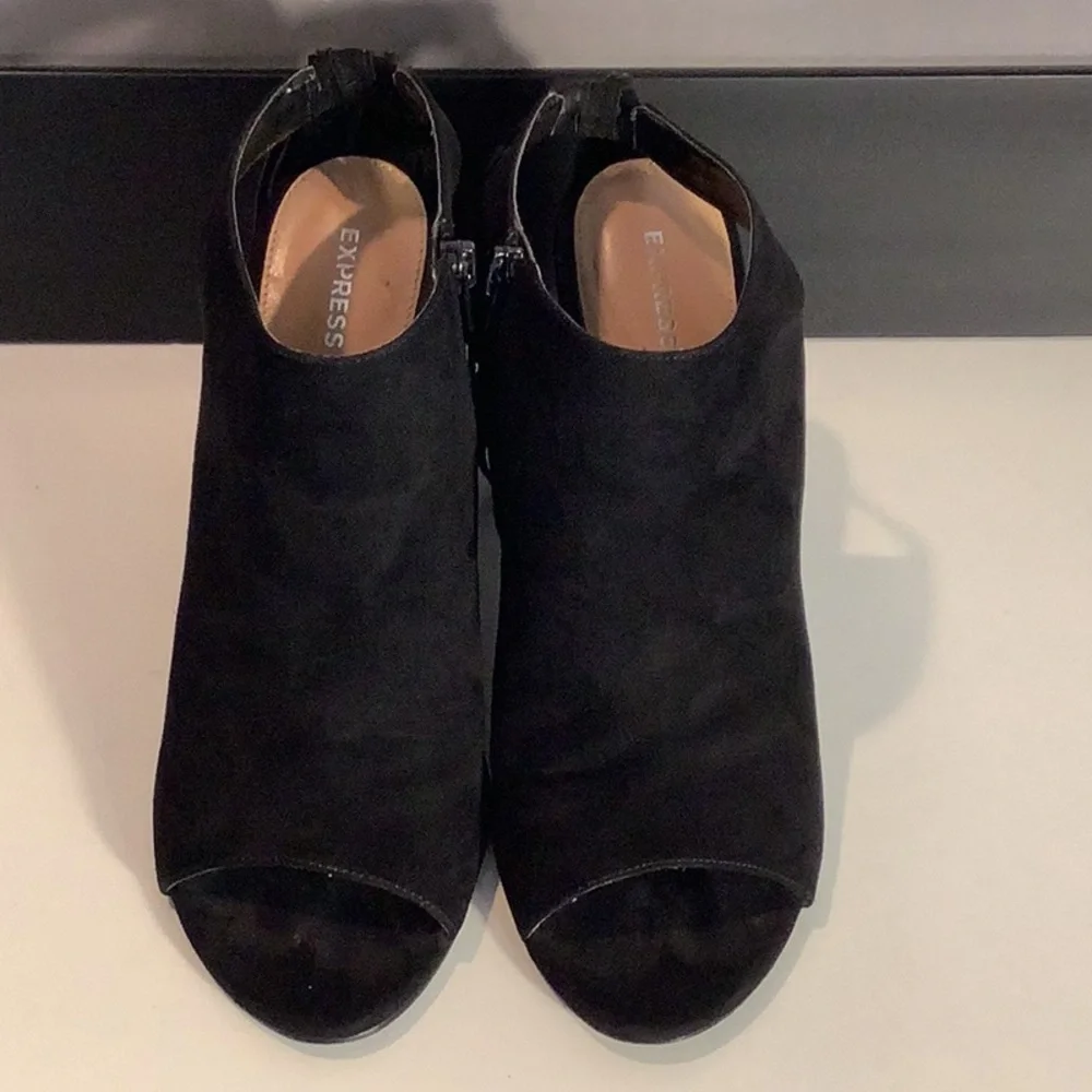 Express Black Faux Suede Wedge Heel Open Toe Fringe Boho Shoe Bootie Sz 9